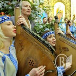 Капела бандуристів Остапа Вересая заспівала у кафедральному храмі св. Катерини Капела бандуристів Остапа Вересая заспівала у кафедральному храмі св. Катерини