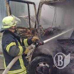 Погоріла стара вантажівка «Mercedes» Погоріла стара вантажівка «Mercedes»