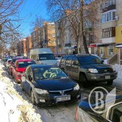 У Чернігові заблоковано рух на вул. Гетьмана Полуботка У Чернігові заблоковано рух на вул. Гетьмана Полуботка