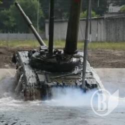 ЗСУ готуються долати водні перепони танками ЗСУ готуються долати водні перепони танками