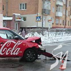 Coca-Cola розбилася на сумнозвісному перехресті Coca-Cola розбилася на сумнозвісному перехресті