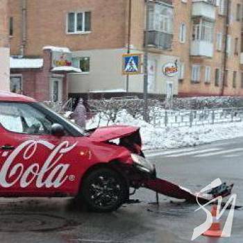 Coca-Cola розбилася на сумнозвісному перехресті Coca-Cola розбилася на сумнозвісному перехресті