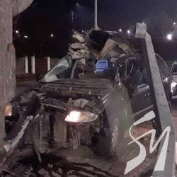 «Додж» зніс новий відбійник на виїзді з Чернігова «Додж» зніс новий відбійник на виїзді з Чернігова