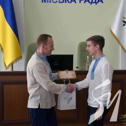 Атрошенко школярам: Ваші знання потрібні місту та країні Атрошенко школярам: Ваші знання потрібні місту та країні