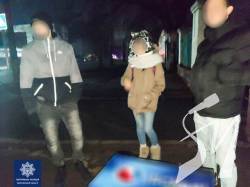 Троє чернігівців вкрали з ресторану холодильник Троє чернігівців вкрали з ресторану холодильник