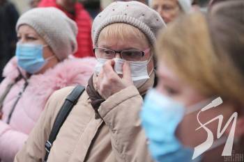 Ніякої школи та кіно: у Києві вводять обмеження через коронавірус Ніякої школи та кіно: у Києві вводять обмеження через коронавірус