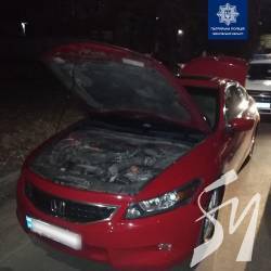 Патрульні Чернігова виявили викрадене авто Патрульні Чернігова виявили викрадене авто