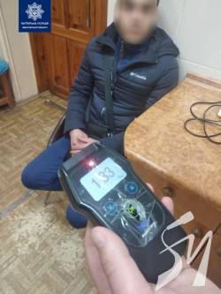 Протягом ночі у Чернігові патрульні виявили двох водіїв з ознаками сп’яніння Протягом ночі у Чернігові патрульні виявили двох водіїв з ознаками сп’яніння