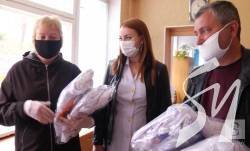 Прилуцька лікарня отримала спеціалізовані захисні костюми Прилуцька лікарня отримала спеціалізовані захисні костюми