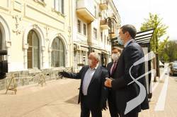У Чернігові Олексій Чернишов та Андрій Прокопенко перевірили хід робіт у філармонії та ЦЕМД У Чернігові Олексій Чернишов та Андрій Прокопенко перевірили хід робіт у філармонії та ЦЕМД