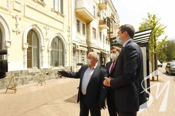 У Чернігові Олексій Чернишов та Андрій Прокопенко перевірили хід робіт у філармонії та ЦЕМД У Чернігові Олексій Чернишов та Андрій Прокопенко перевірили хід робіт у філармонії та ЦЕМД