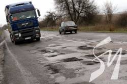 Депутати хочуть спрямувати гроші фонду боротьби з коронавірусом на дороги Депутати хочуть спрямувати гроші фонду боротьби з коронавірусом на дороги