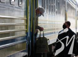 У Слузі народу готують нововведення для любителів алкоголю в потягах У Слузі народу готують нововведення для любителів алкоголю в потягах