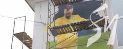 У Чернігові на фасаді спортшколи з’явився мурал із зображенням футболіста Андрія Ярмоленка У Чернігові на фасаді спортшколи з’явився мурал із зображенням футболіста Андрія Ярмоленка