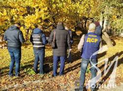 На Чернігівщині поліцейські затримали голову селищної ради за вимагання хабаря На Чернігівщині поліцейські затримали голову селищної ради за вимагання хабаря