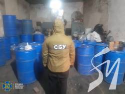 У Чернігові СБУ викрила підпільні цехи з виробництва контрафактного алкоголю та антисептиків У Чернігові СБУ викрила підпільні цехи з виробництва контрафактного алкоголю та антисептиків