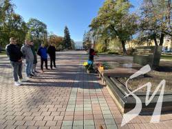 В Чернігові чемпіони Світу та Європи вшанували пам'ять полеглих Героїв В Чернігові чемпіони Світу та Європи вшанували пам'ять полеглих Героїв