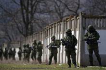 Танки, артилерія та боєприпаси: Росія звозить озброєння на Донбас