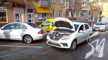 Під кайфом і з вітерцем: водій чернігівського таксі впав у кому за кермом Під кайфом і з вітерцем: водій чернігівського таксі впав у кому за кермом