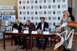 Нацгвардійці відвідали презентацію книги про спортсменів Чернігівського краю Нацгвардійці відвідали презентацію книги про спортсменів Чернігівського краю