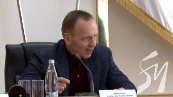 Заміновані виїзди, проблеми з водою та гумкатастрофа: мер Чернігова розповів про ситуацію у місті Заміновані виїзди, проблеми з водою та гумкатастрофа: мер Чернігова розповів про ситуацію у місті