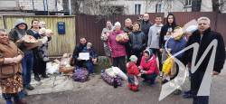Роми з Черкащини привезли гуманітарну допомогу для чернігівців Роми з Черкащини привезли гуманітарну допомогу для чернігівців
