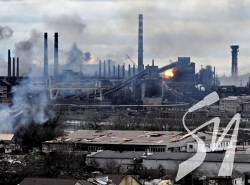 Бої за Маріуполь: окупанти хочуть зрівняти з землею «Азовсталь» Бої за Маріуполь: окупанти хочуть зрівняти з землею «Азовсталь»