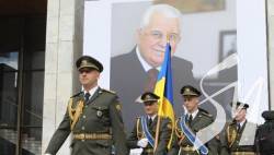 У Києві прощаються з першим президентом Леонідом Кравчуком У Києві прощаються з першим президентом Леонідом Кравчуком