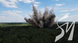 У селі Ягідне біля Чернігова підірвали понад тонну російських артснарядів У селі Ягідне біля Чернігова підірвали понад тонну російських артснарядів