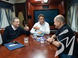 Їхали в поїзді всю ніч: в Україну прибули Шольц, Макрон та Драгі Їхали в поїзді всю ніч: в Україну прибули Шольц, Макрон та Драгі