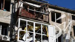 Росіяни вдарили ракетою по Миколаєву: 2 загиблих та 20 поранених Росіяни вдарили ракетою по Миколаєву: 2 загиблих та 20 поранених