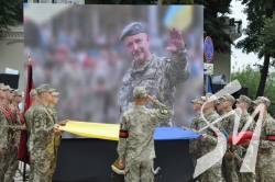У Києві попрощались із загиблим на фронті воїном і поетом Глібом Бабічем У Києві попрощались із загиблим на фронті воїном і поетом Глібом Бабічем