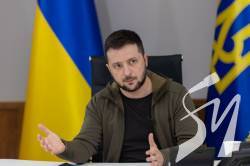 Зеленський пояснив, чому влада не попередила українців про вторгнення РФ Зеленський пояснив, чому влада не попередила українців про вторгнення РФ