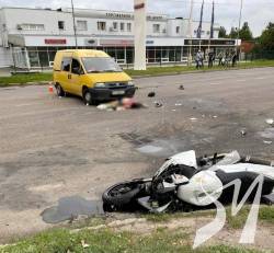 У мікрорайоні ЗАЗ в Чернігові легковик на смерть збив мотоцикліста У мікрорайоні ЗАЗ в Чернігові легковик на смерть збив мотоцикліста