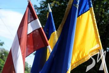 Шкільні автобуси, підготовка до зими та потреби жителів Ягідного: як Латвія допоможе Чернігівщині Шкільні автобуси, підготовка до зими та потреби жителів Ягідного: як Латвія допоможе Чернігівщині