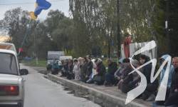 Загинув воїн з Чернігівщини: героя зустрічали живим скорботним коридором Загинув воїн з Чернігівщини: героя зустрічали живим скорботним коридором