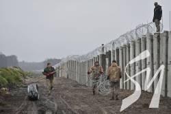 Україна будує залізобетонний паркан на кордоні з Білоруссю Україна будує залізобетонний паркан на кордоні з Білоруссю