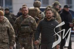 Зеленський приїхав у звільнений Херсон Зеленський приїхав у звільнений Херсон