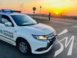 Фура перегородила дорогу: поліція повідомила про затор на трасі Київ-Чернігів Фура перегородила дорогу: поліція повідомила про затор на трасі Київ-Чернігів