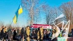 На Чернігівщині попрощалися з двома захисниками України, які загинули на Донеччині На Чернігівщині попрощалися з двома захисниками України, які загинули на Донеччині