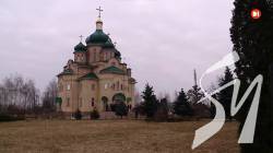 У Білогородці московський піп блокує доступ до церкви, громада якої приєдналась до ПЦУ У Білогородці московський піп блокує доступ до церкви, громада якої приєдналась до ПЦУ