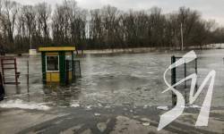 Велика вода трохи відступає на Чернігівщині Велика вода трохи відступає на Чернігівщині