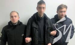 У Чернігові молодик представився лікарем і ошукав літню жінку У Чернігові молодик представився лікарем і ошукав літню жінку