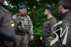 Зеленський поїхав на фронт привітати морських піхотинців Зеленський поїхав на фронт привітати морських піхотинців
