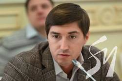 Столична влада пообіцяла звільнити чиновника, який відпочивав у ресторані у комендантську годину Столична влада пообіцяла звільнити чиновника, який відпочивав у ресторані у комендантську годину
