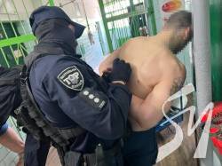 У Чернігові поліцейські затримали смотрящого за містом та його спільника У Чернігові поліцейські затримали смотрящого за містом та його спільника