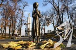 92% українців вважають Голодомор геноцидом українського народу 92% українців вважають Голодомор геноцидом українського народу